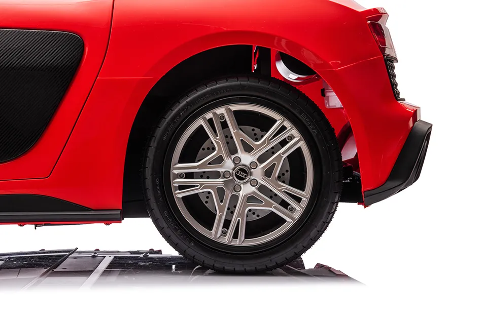 Audi R8 Spyder Licensed 24V Ride on Car headlight detail