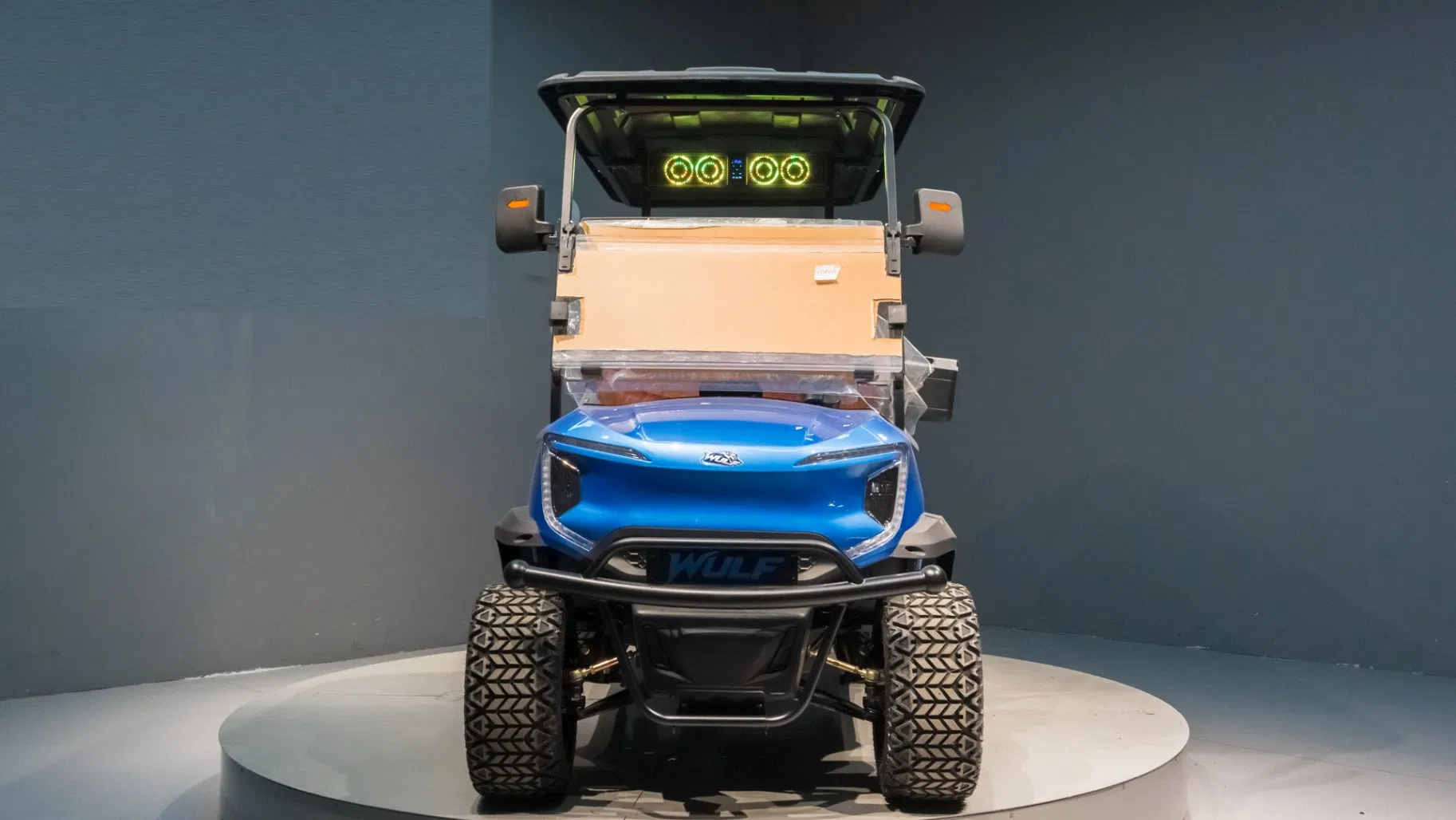 Tongcai&Kepler 2+2 Seater Electric Golf Car Offers Safe and Smooth Rides for All Visitors in Open Outdoor Leisure Spaces.