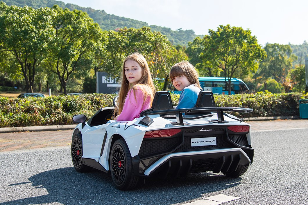 A8803 Licensed 24V Lamborghini Kids Toy Car Electric Ride on Vehicle