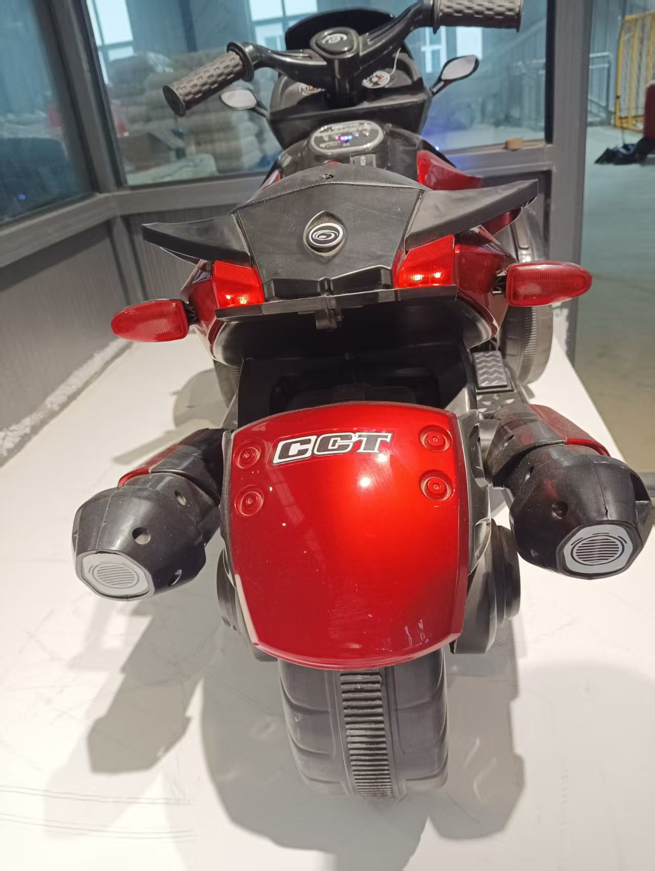 New Design Ride on Children's Electric Motorcycle with Double Drive Battery Powered Plastic Construction for 2 to 4 Years