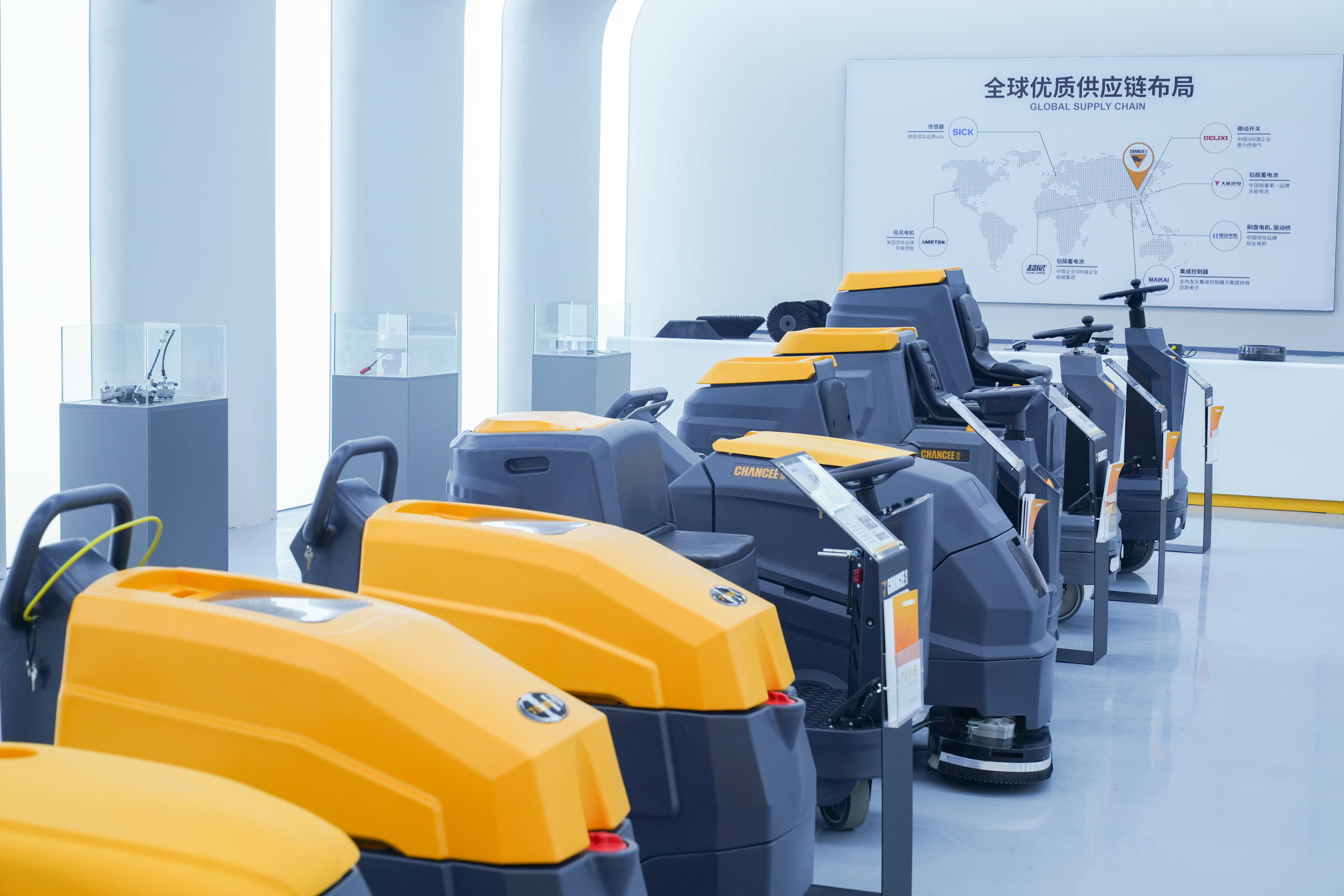 Showroom view 3