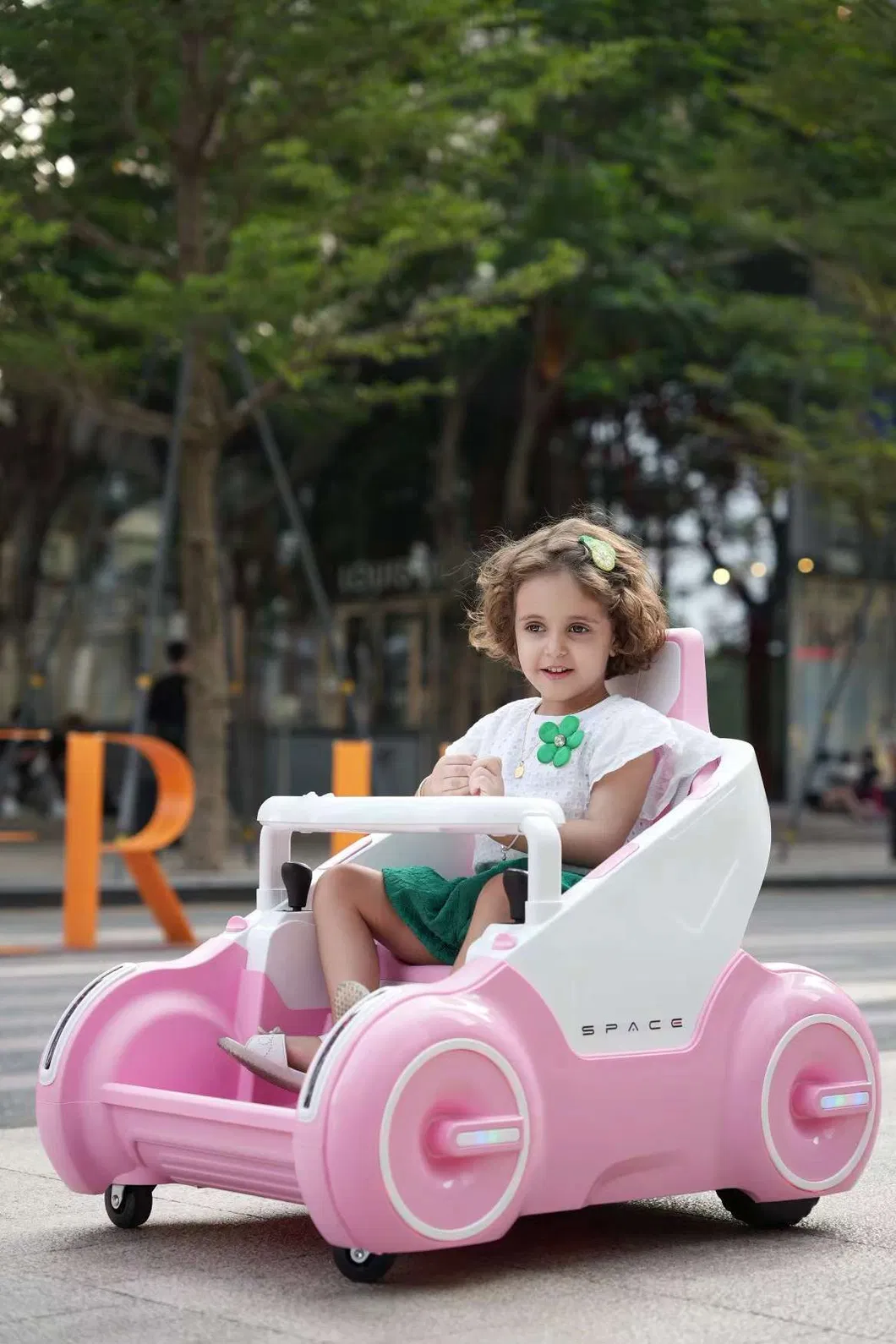 12V4.5, 2.4G Bluetooth Remote Control Kids Ride on Car with USB