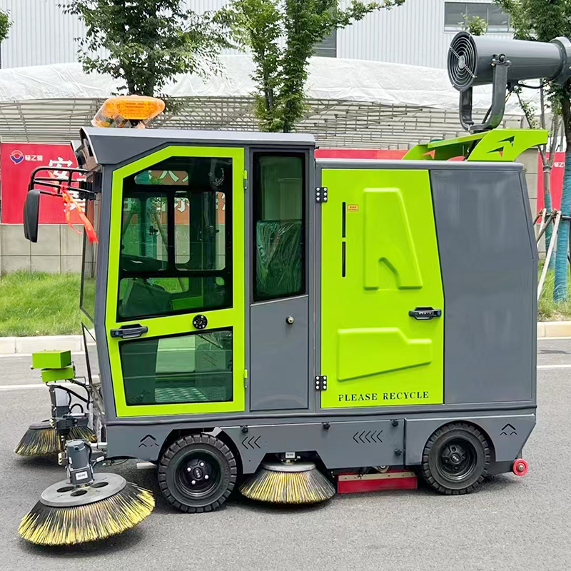 New Electric Ride-on Mini Outdoor Sweeper, Suitable for Construction and Agricultural Applications.