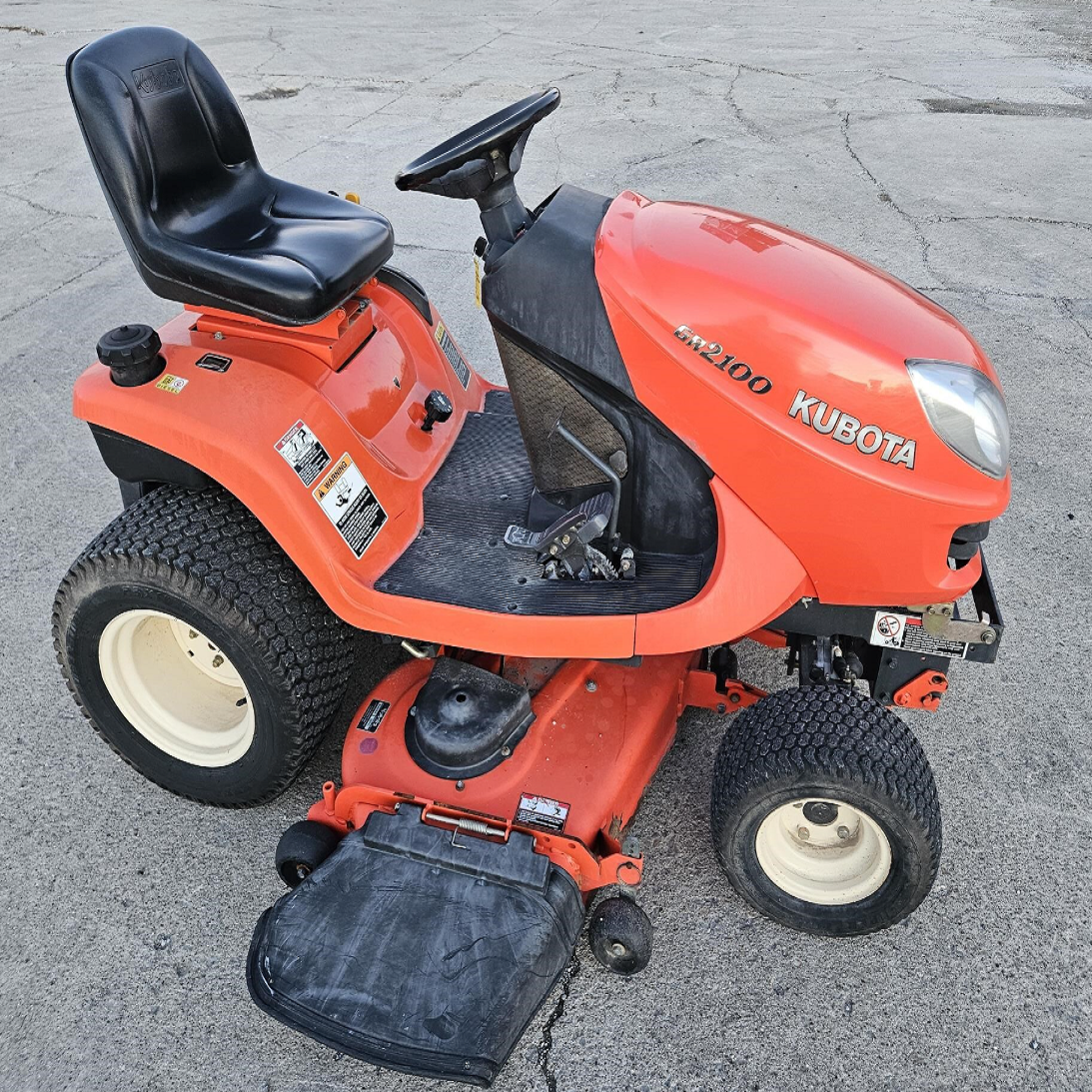 Kubota G231-HD/LD - G261-HD/LD Lawn Tractor Ride-on Mower Kubota Farm Tractor 10HP-30HP with High Performance for sale