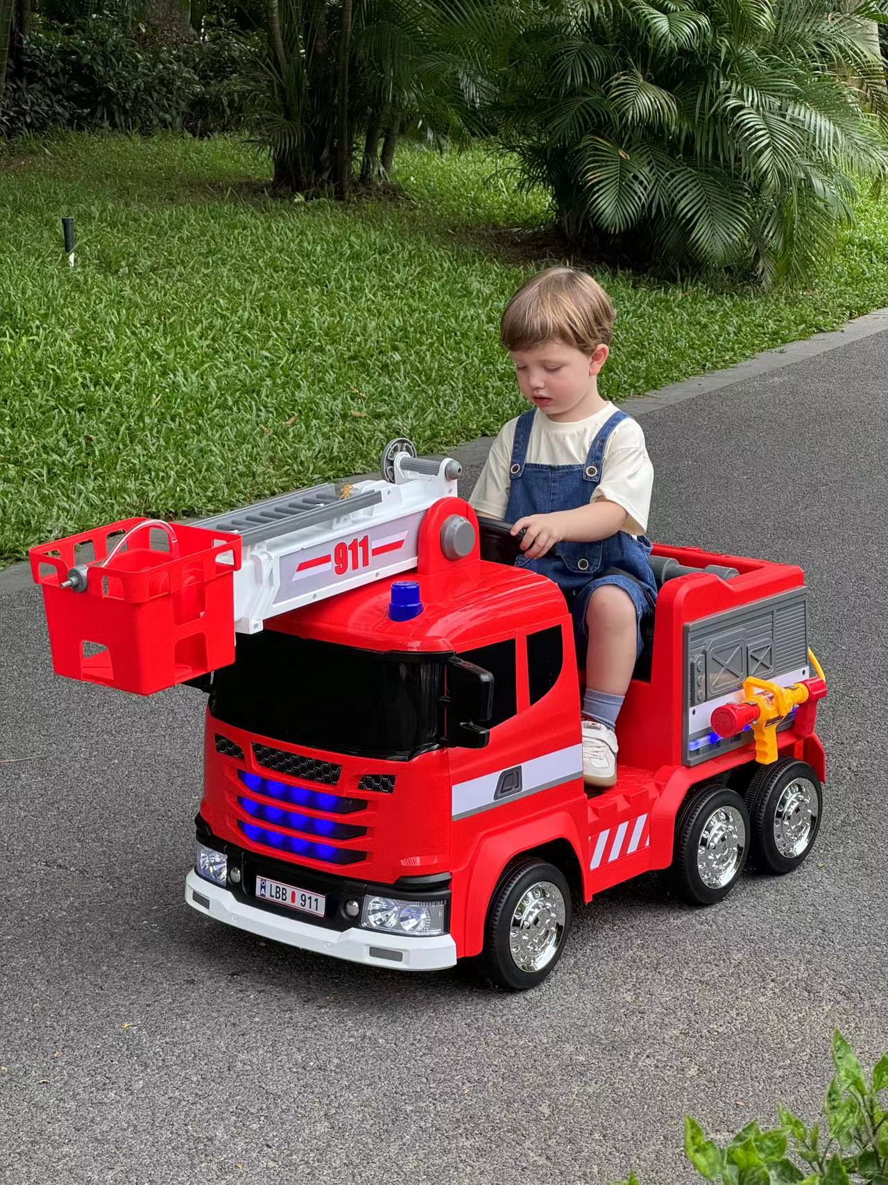 Oversize Children Electric Car Off-Road Vehicle Remote Control Fire Truck Car