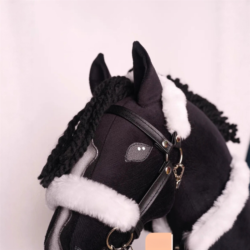 Customized Simulated Hobby Horse Ride on Stick Toy Plush Bridle Mass Thick Mane Removable Wooden Label with Logo