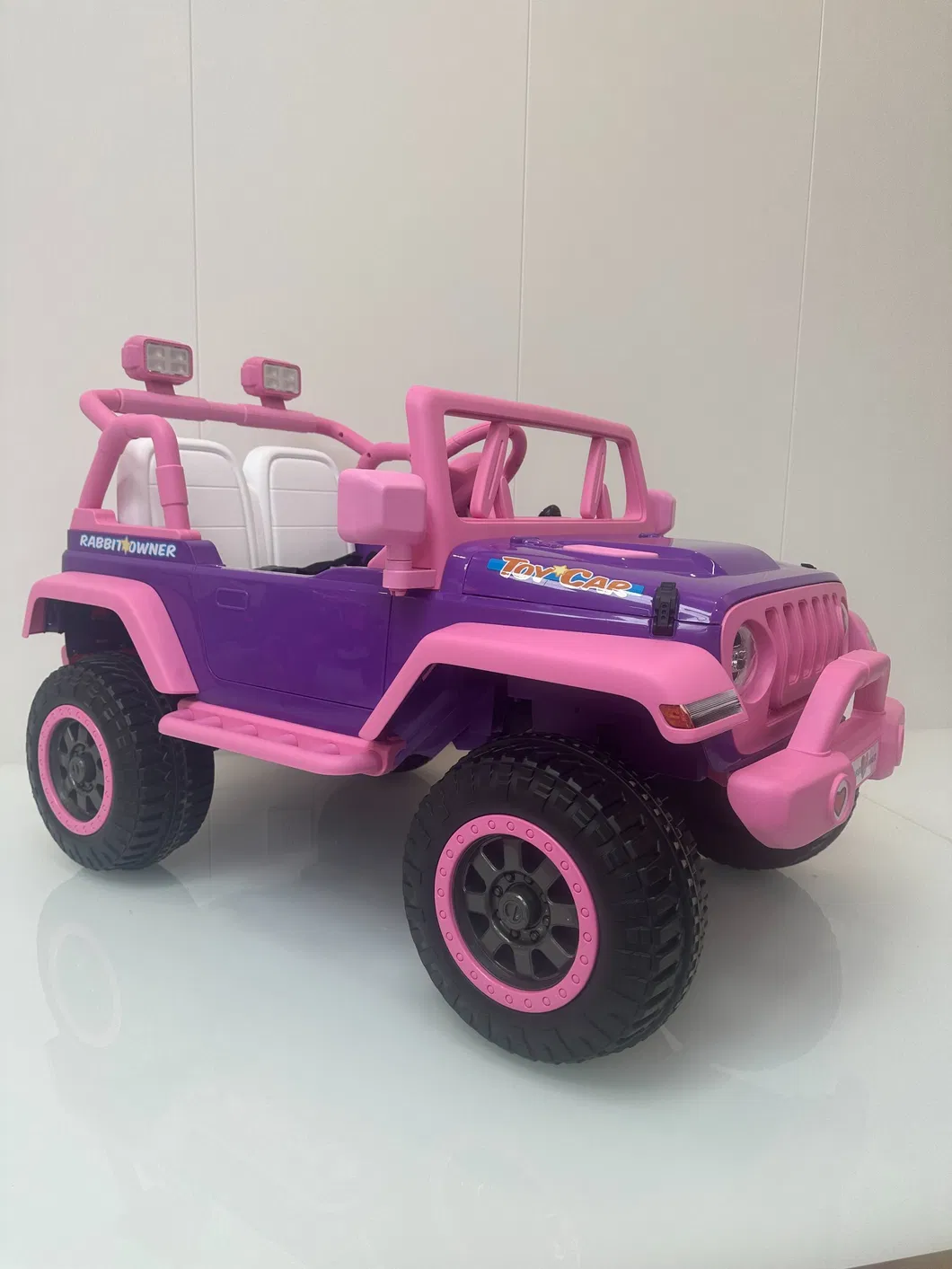 Wholesale 2 Seater Kids Electric Car 24V Four Wheel Drive Ride on Car