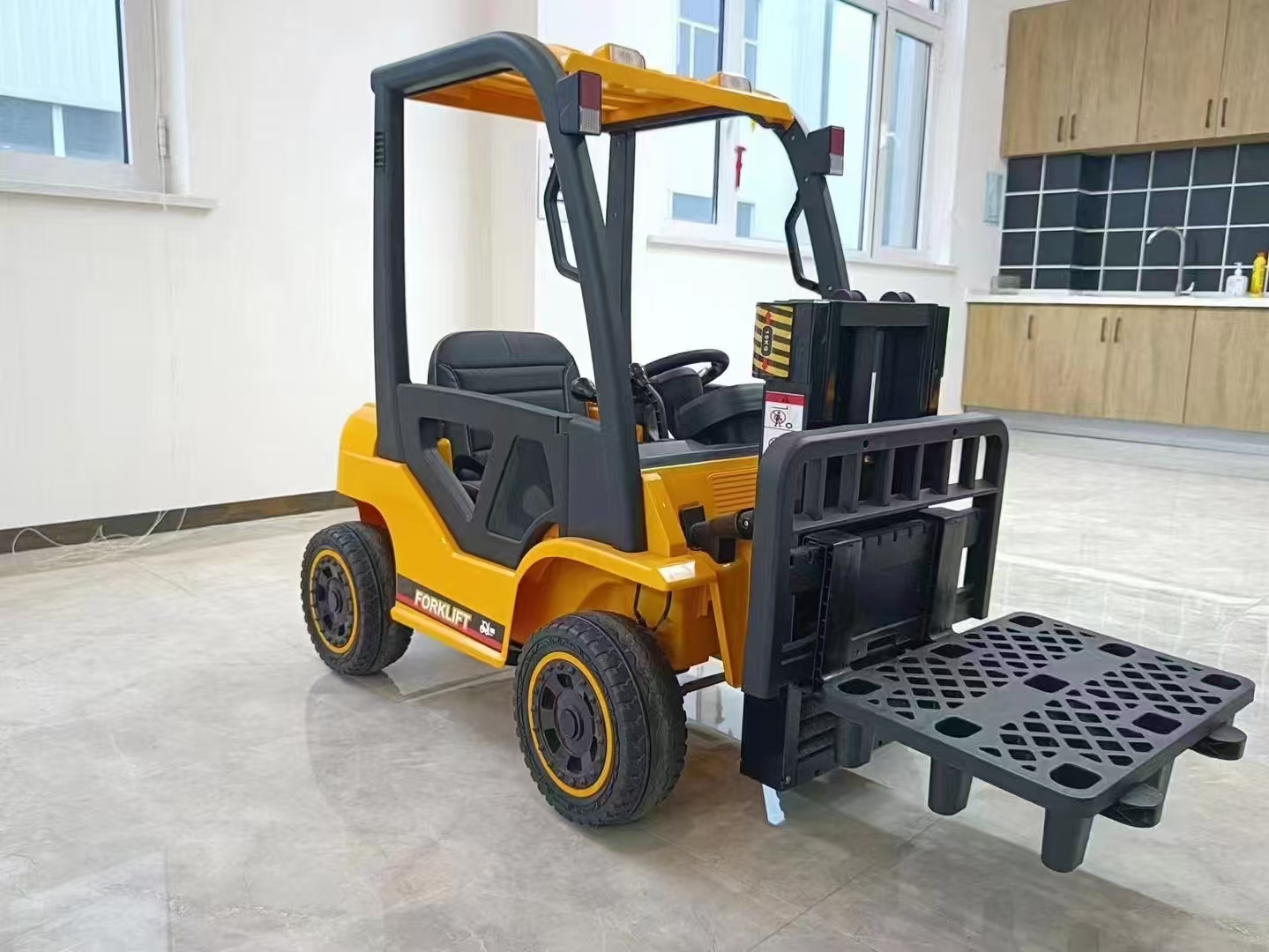 Electric Forklift Detail View 7