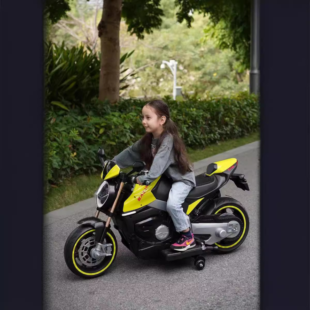 Electric Ride-On Three-Wheeled Motorcycle for Kids 5-14 Years Old 12V Battery Max Load 80kg Plastic Construction