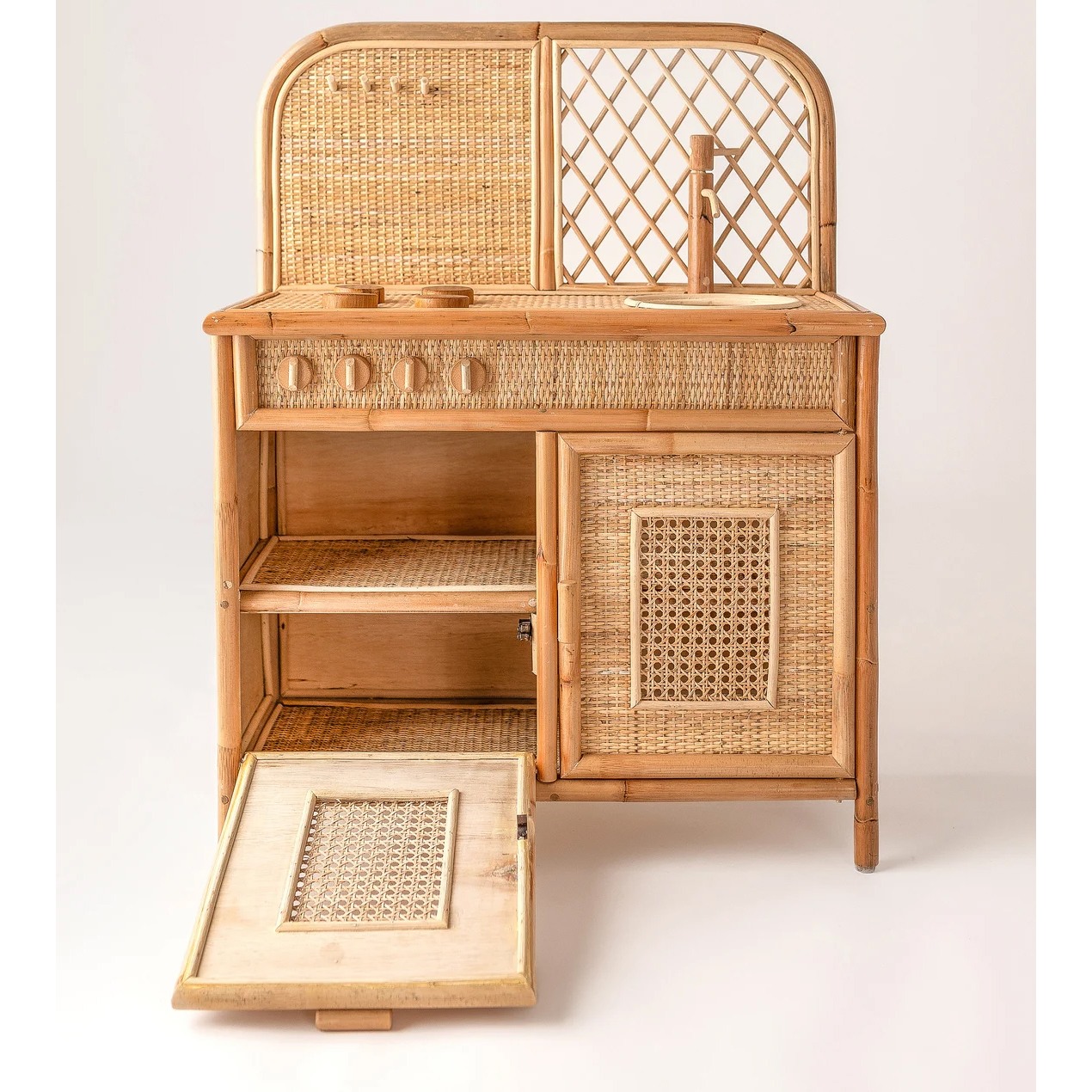 Handmade Rattan Play Kitchen Toys Montessori Pretend Cooking Set Natural Rattan Toy Furniture for Kids Learning and Room Styling