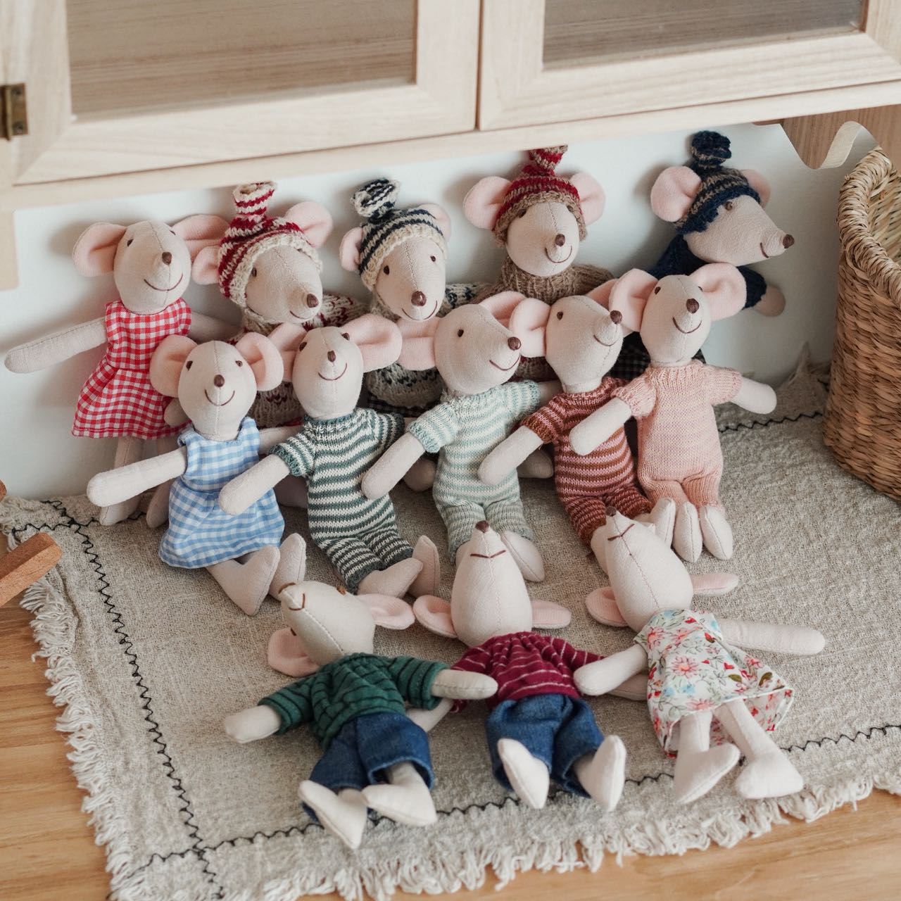 Nordic Style Mouse Hand Puppet Cotton-Linen Plush Toy for Pretend for Play &amp; Early Learning Educational Birthday Gift