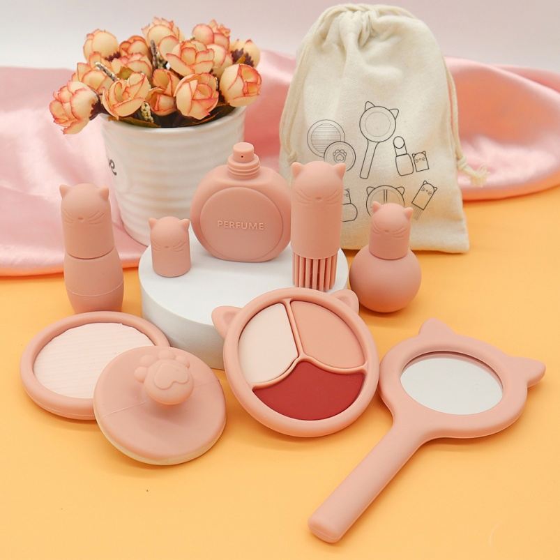 Wholesale Eco-Friendly Washable Cosmetic Nail Lipstick Silicone Girls Makeup Set Beauty Fashion Toys
