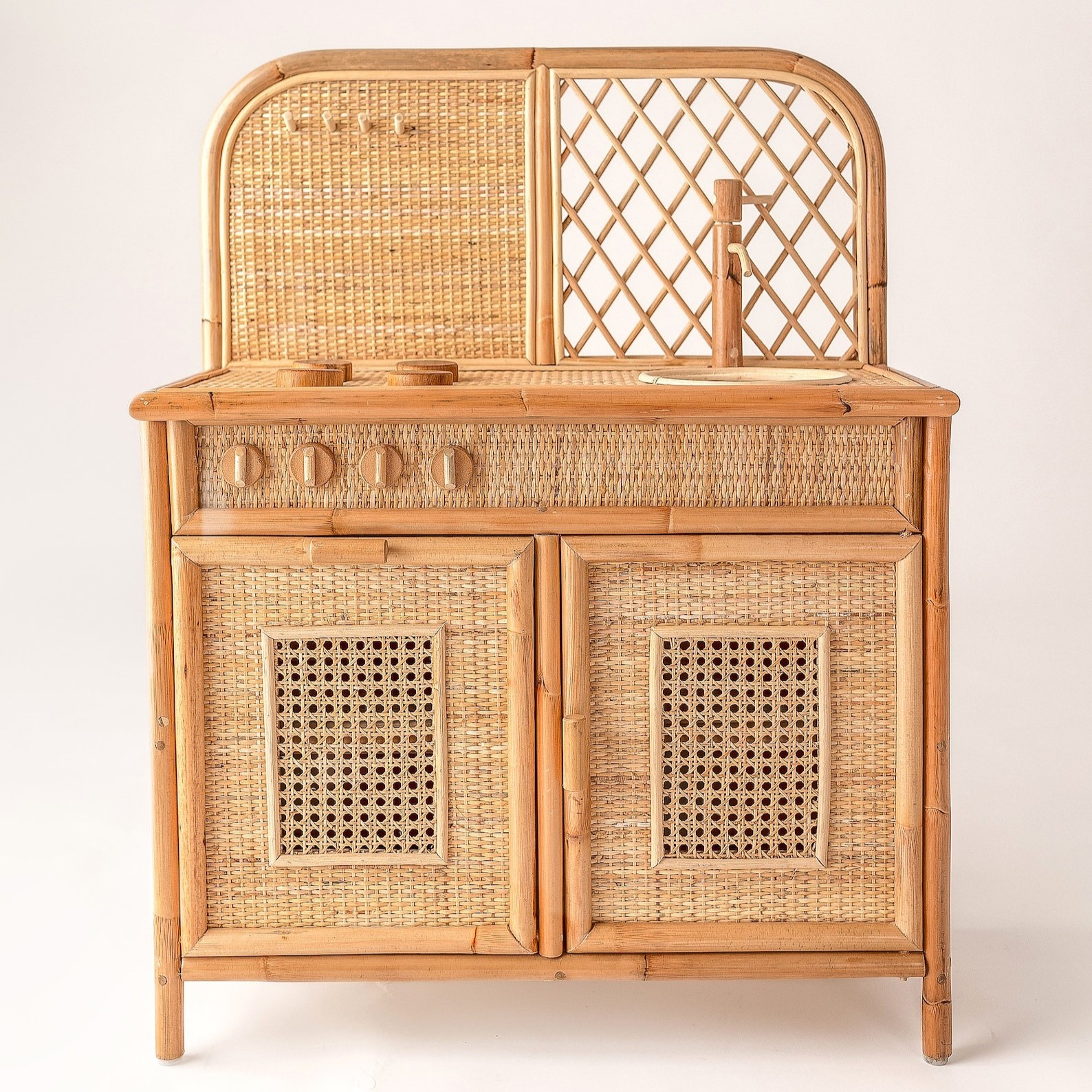 Small Sprouts Kitchenette Girls' Bamboo Rattan Kitchen Toy for 2-10 Year Olds Pretend Play Handmade