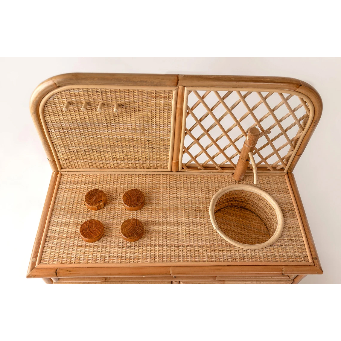 Handmade Rattan Play Kitchen Toys Montessori Pretend Cooking Set Natural Rattan Toy Furniture for Kids Learning and Room Styling