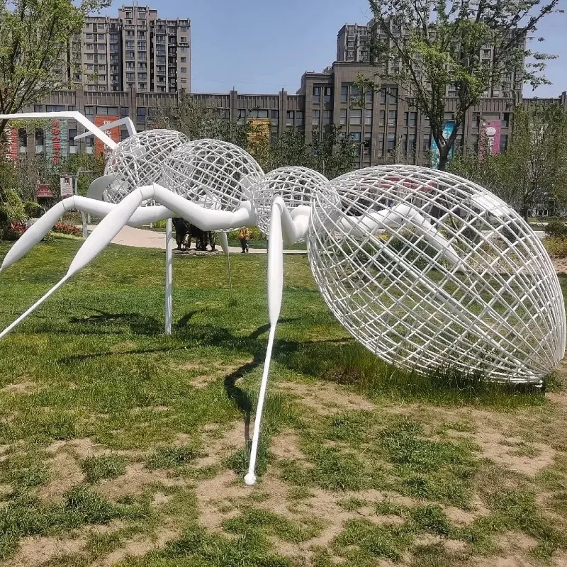 Escultura Formiga Aço 3