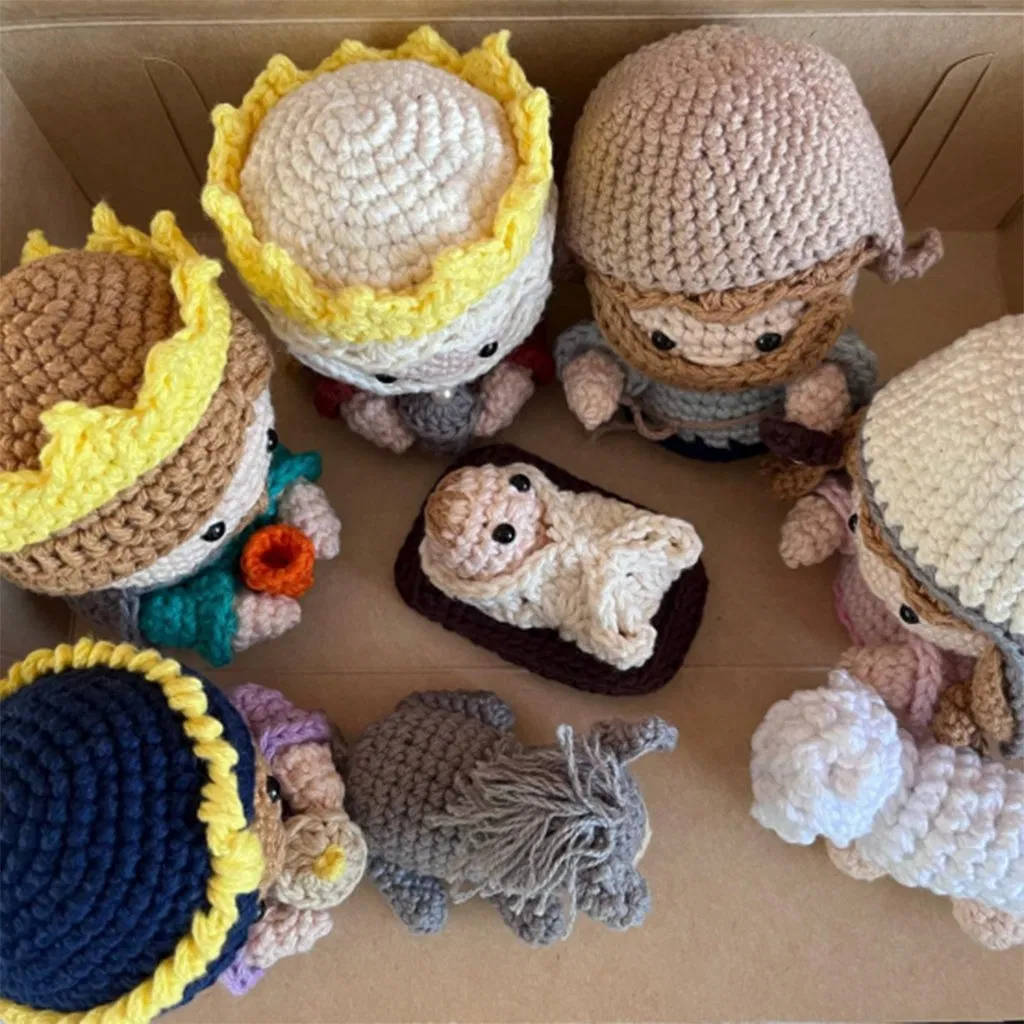 Bonecas de Amigurumi de Crochê Artesanais Sortidas por Atacado, Brinquedos de Pelúcia Personalizados de Humanos e Animais, Presente de Natal e Chá de Bebê com Serviço OEM