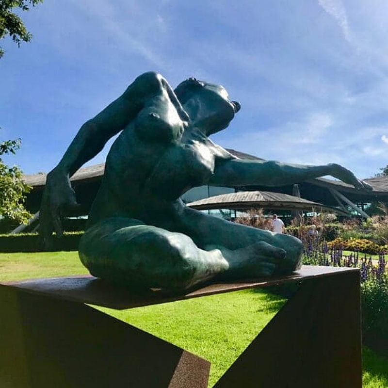 Estátua de Dançarinas Nuas ao Ar Livre e Interior de Alma Angustiada Escultura em Bronze Sentada Feminina Nu