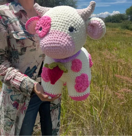 Fluffy Curly Hair Highland Cow Strawberry Cow Amigurumi, Hand Crochet Stuffed Animal Plush Doll Wholesale
