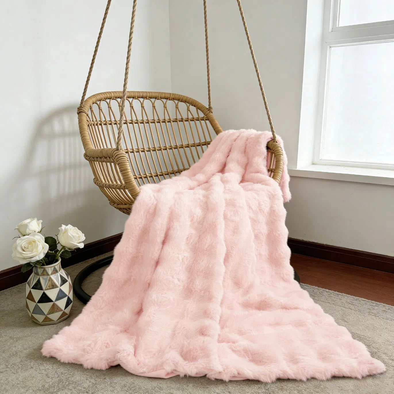 Cobertor de Pelúcia Rosa Luxuoso e Confortável, Essencial para Sonecas, Elegante em Pelo de Coelho Sintético
