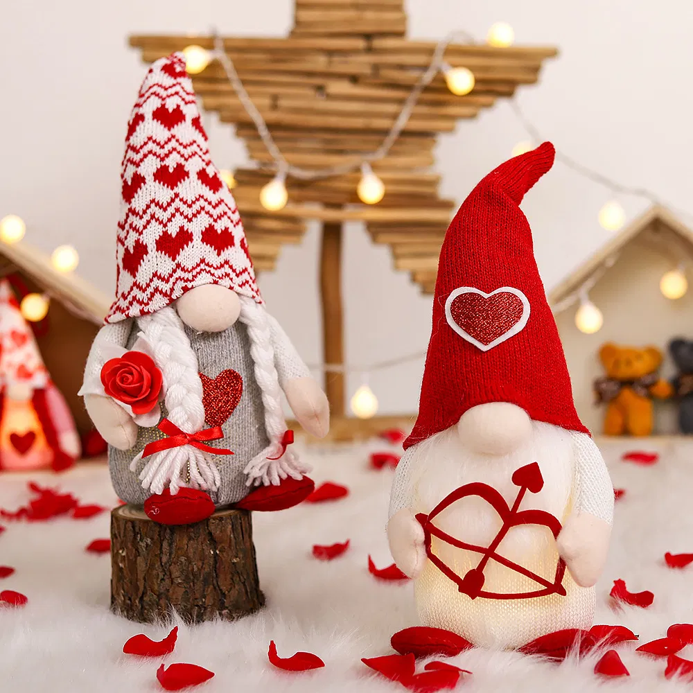 2023 Novo Boneco de Natal Fofo de Gnomos de Pelúcia com Luzes LED Sinais de Amor Cupido para Presente de Casamento Festa
