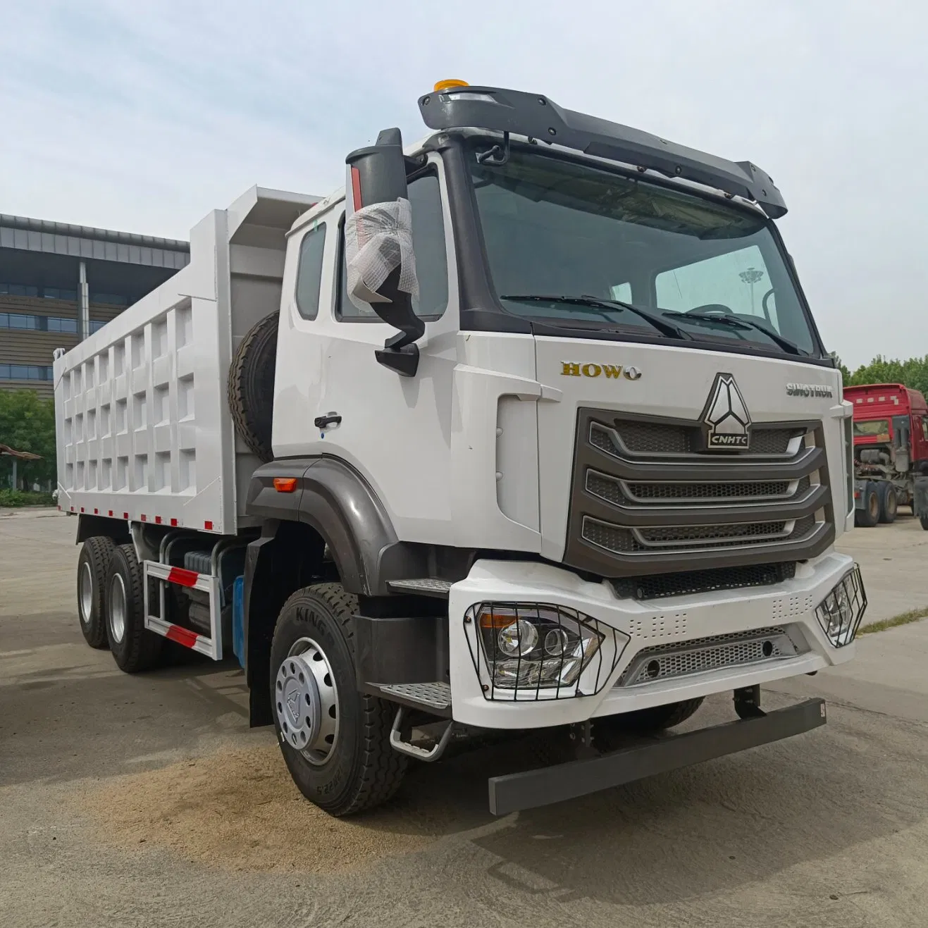 Red Construction Monster 371HP 6X4 Hydraulic Dump Truck Sale