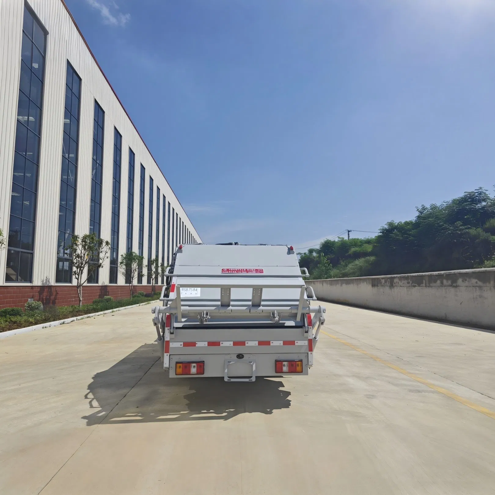 Jmc Export LHD/Rhd Compaction Garbage Truck Customizable to Your Country Standards