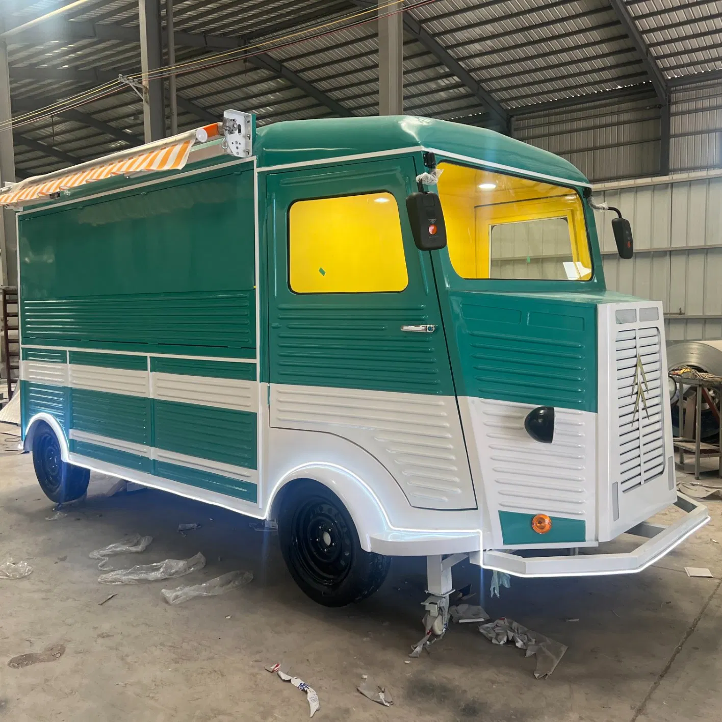 Made in China Mobile Electric Ice Cream Food Truck Fully Kitchen Equipped Restaurant for USA