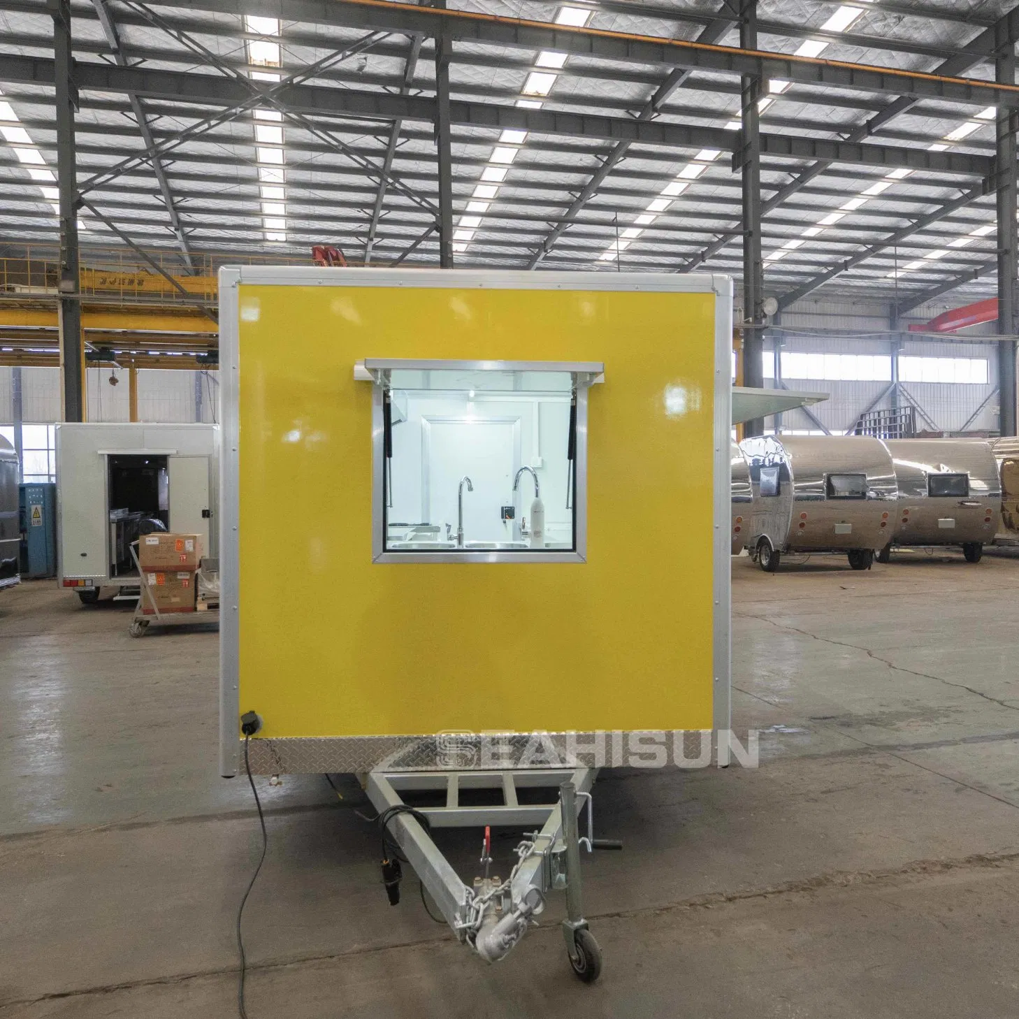 High-Quality Commercial Food Truck for Indoor and Outdoor Dining Operations, Burger Coffee Gourmet Food Truck