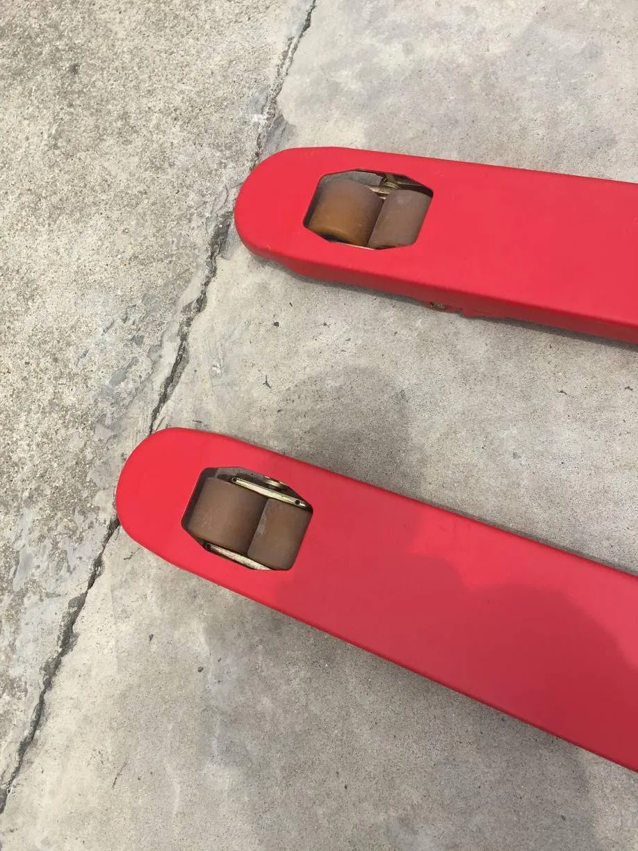 Semi-Electric Pallet Truck Detail 3