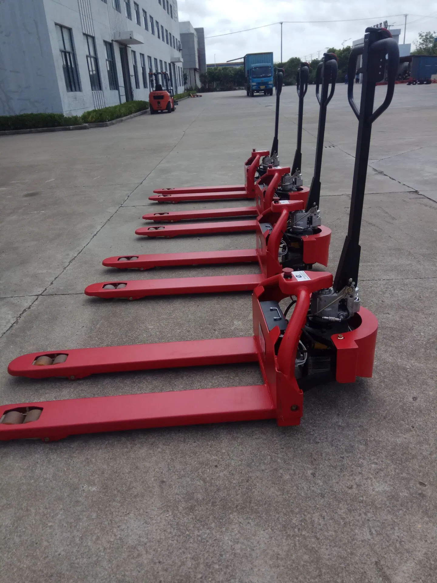 Gp in Shanghai New Product 2t 2.5t Semi-Electric Pallet Truck - Manual Push &amp; Powered Lift for Efficient Warehouse Handling