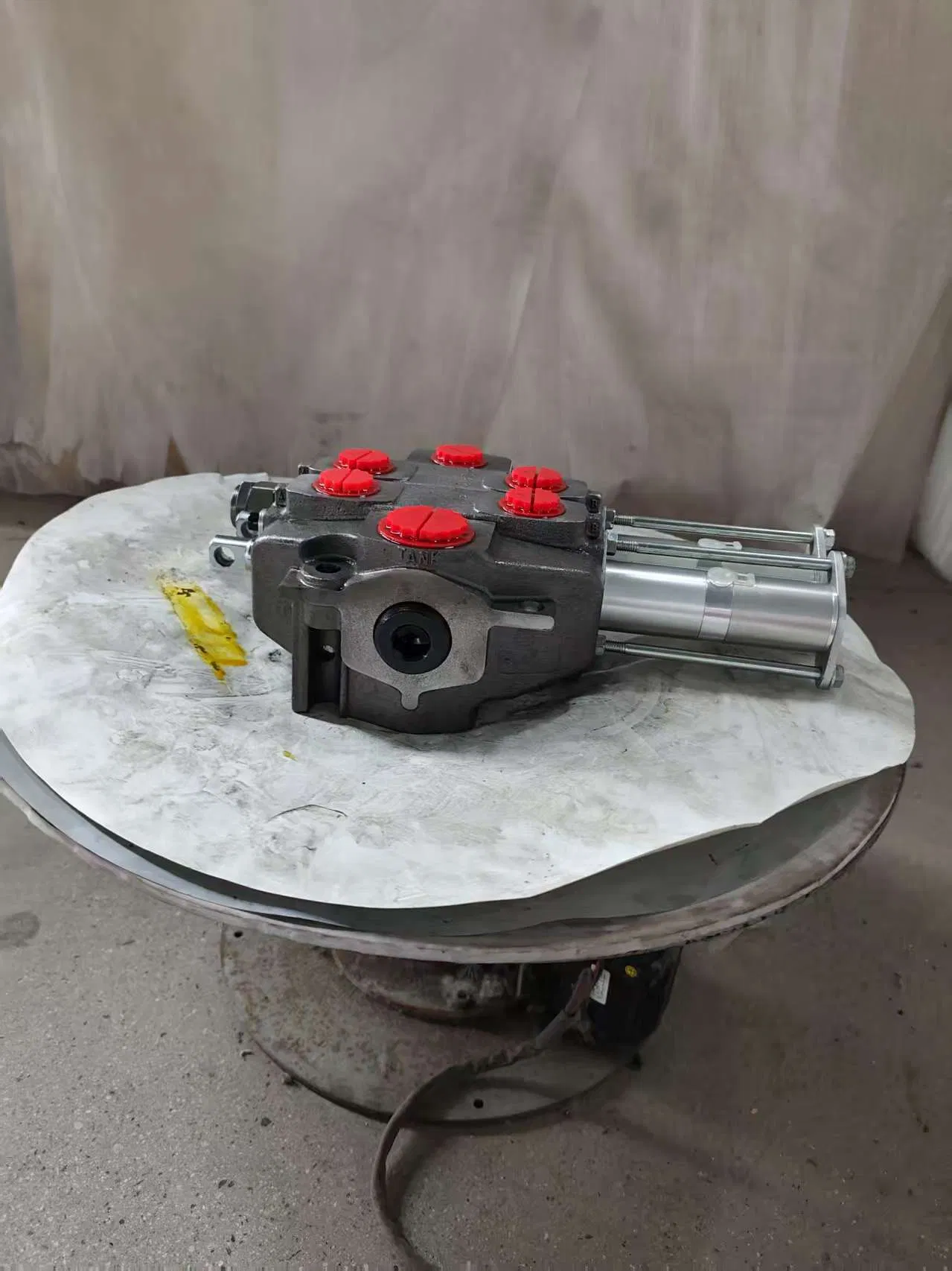 Parker &nbsp;DVA35 DVG35 VA20-AA440-2DV3-TR44 VA35-AA440-2DV4-TR55 Valves Used on Your Garbage Compactors