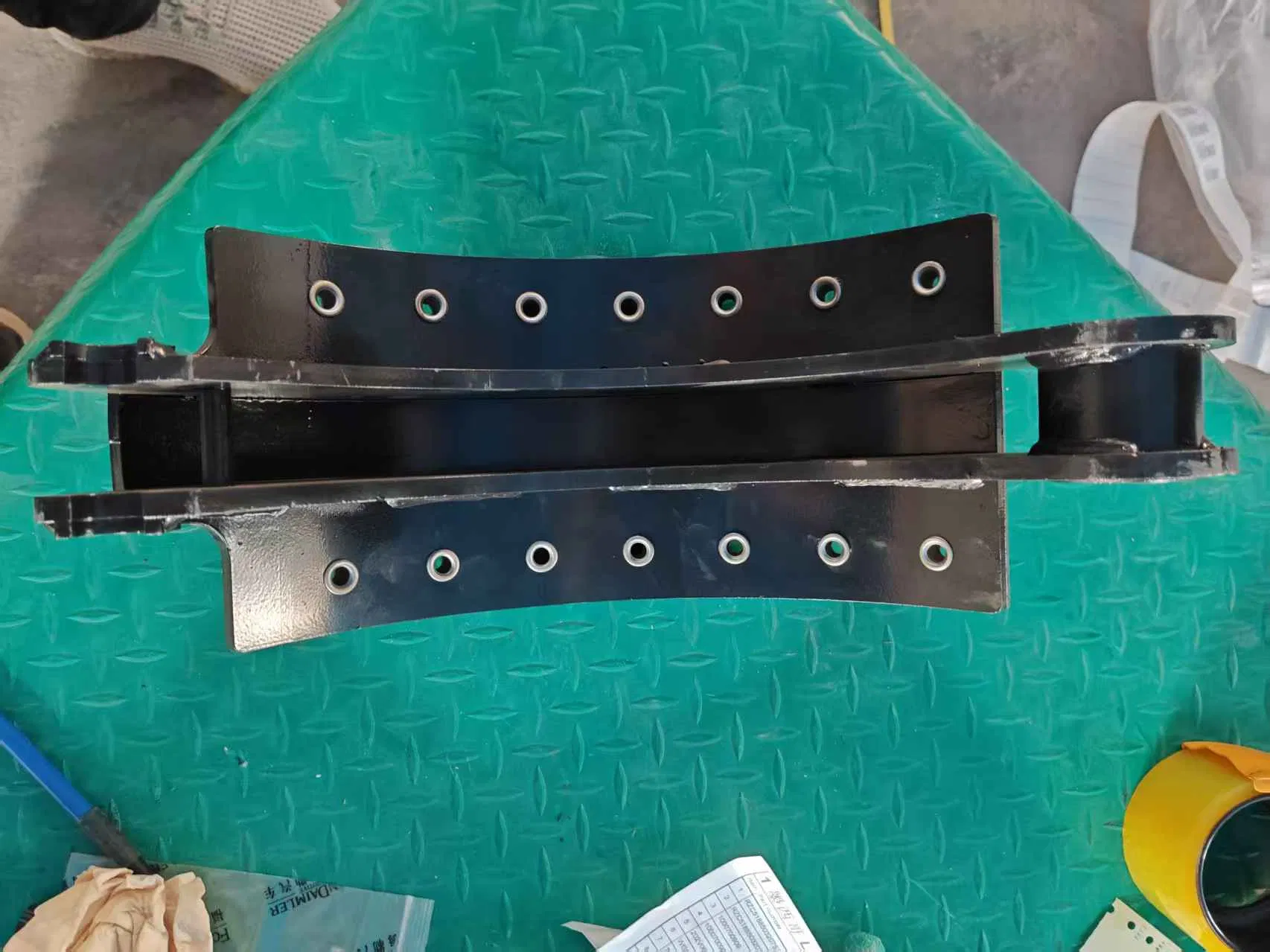 Sinotruck Parts Brake Shoe Assembly Az9100440030 Wg9100440030 for Heavy Truck