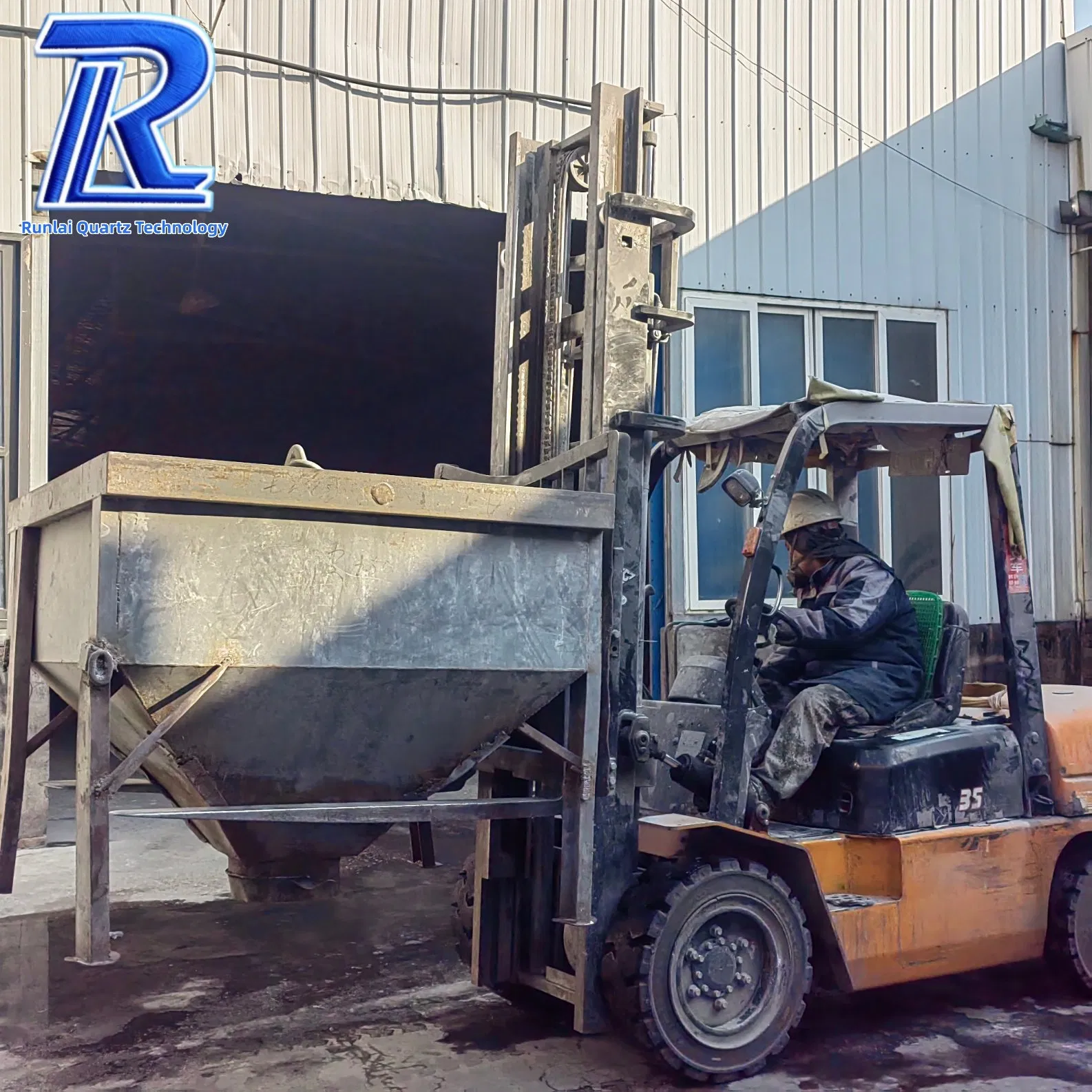 High Purity 99.95% Fine White Fused Silica Sand Quartz Silica Powder 3um Ultra-Clear Silica Sand 10mm 20mm Transparent Silica Sand Bulk Fused with Good Price