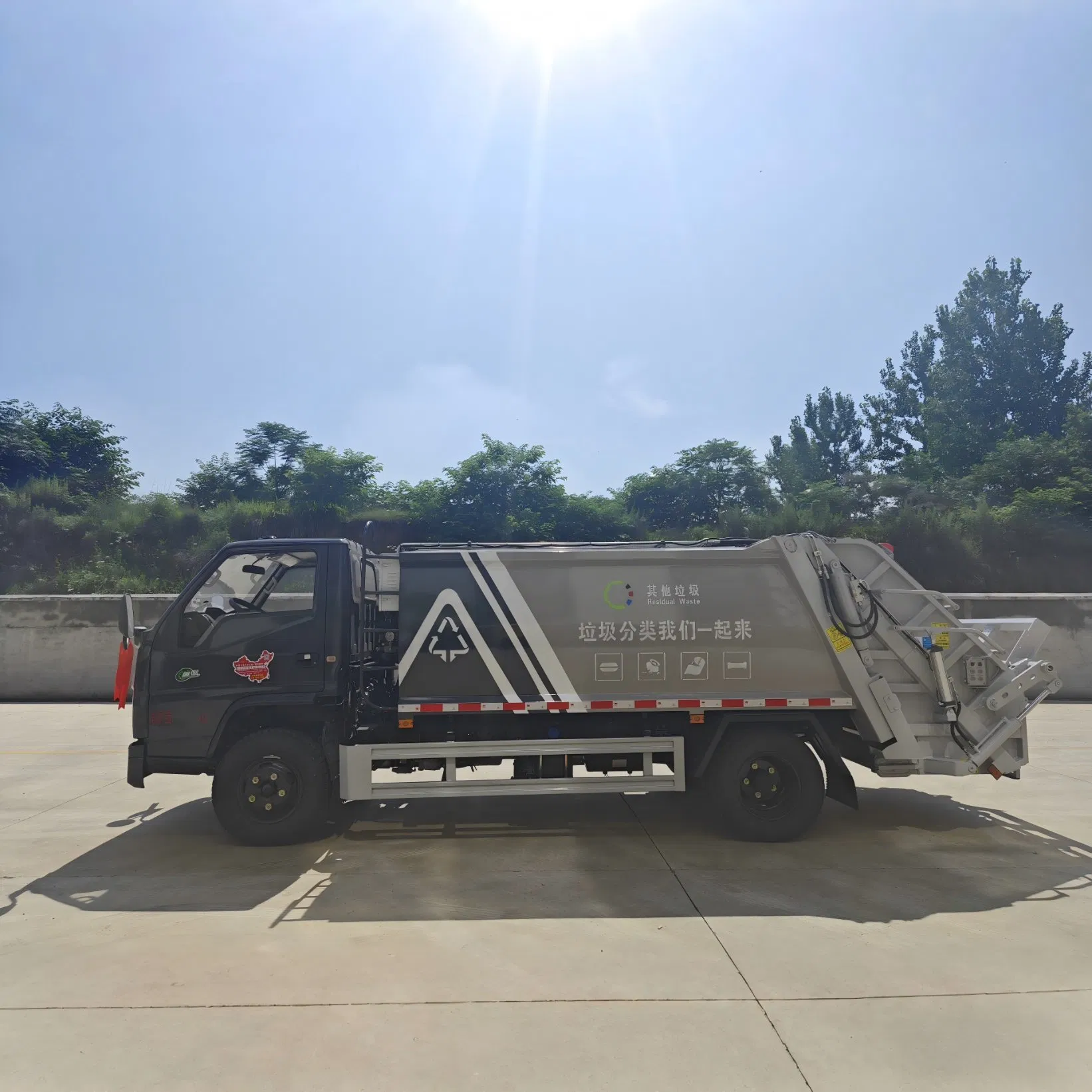 Jmc Export LHD/Rhd Compaction Garbage Truck Customizable to Your Country Standards