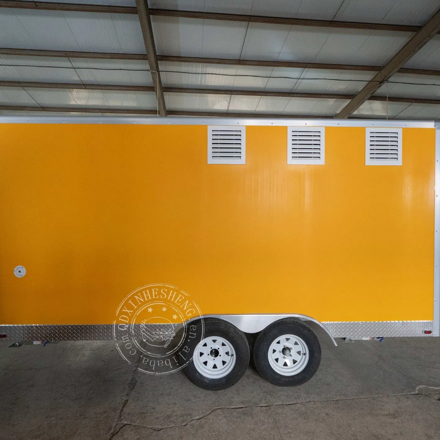 Customized Square Food Truck, Equipped with Kitchen Facilities, for Indoor and Outdoor Food Operations, Including Ice Cream, Snacks, Pizza