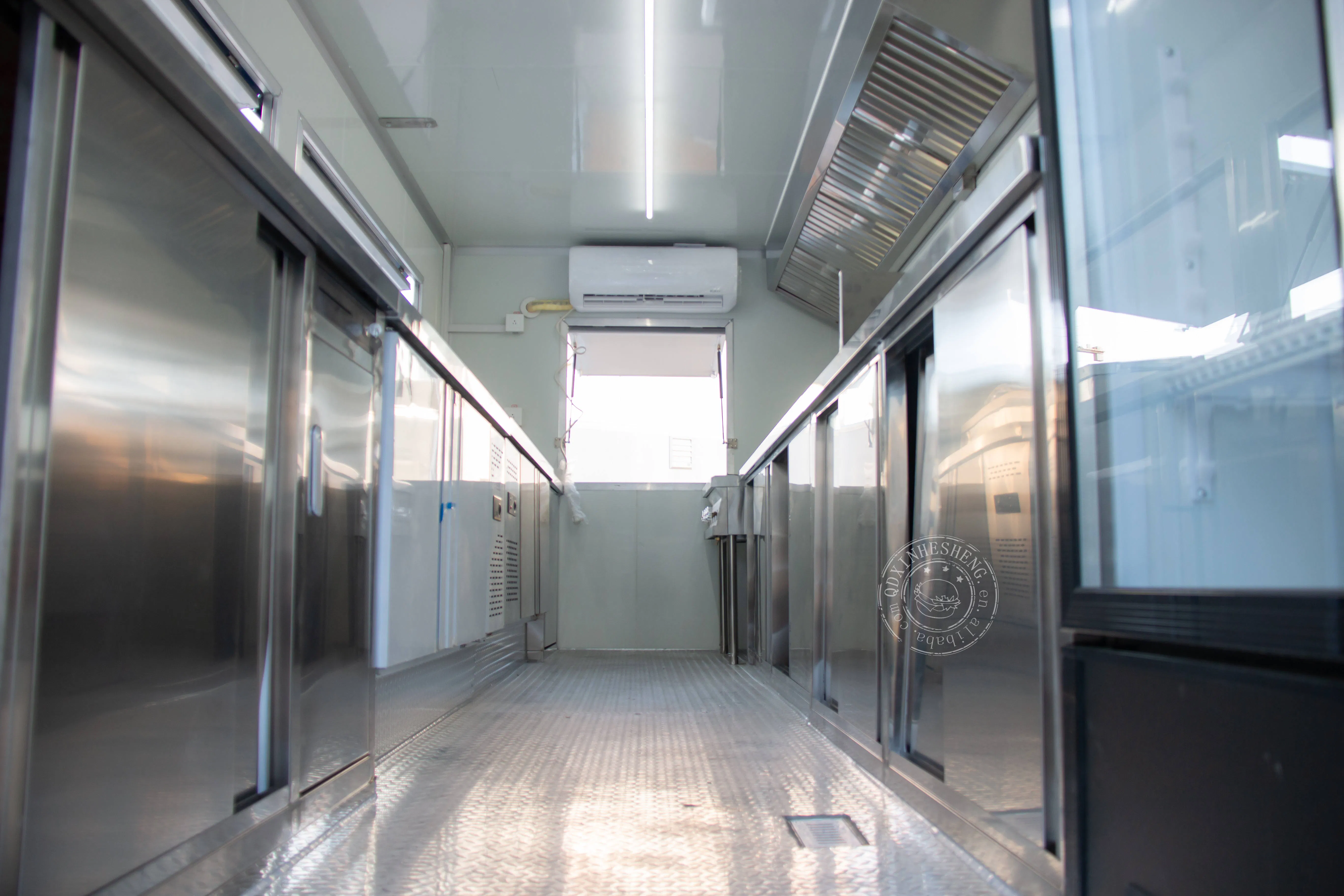 Customizable Fast Food Truck for Hamburgers and Ice Cream