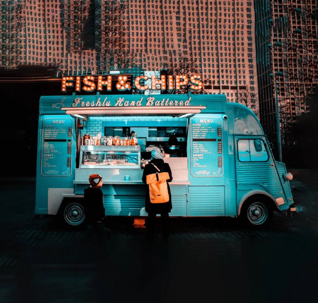 Support Customized Mobile Electric Food Ice Cream Truck for Sale