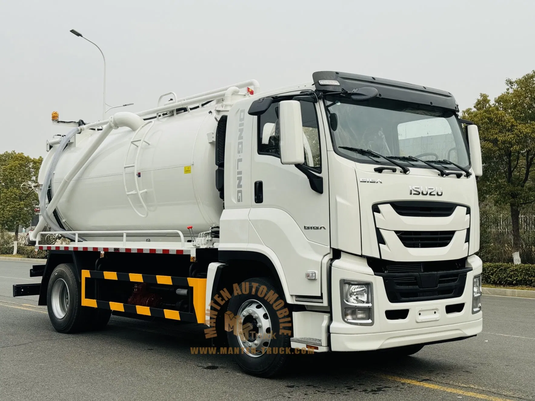 Customizable Isuzu Giga 380HP 4X2 10000liters 12000liters 14000liters Cleaning Sewage Suction Truck /High Pressure Jetting Truck for Sewer Vacuum Truck