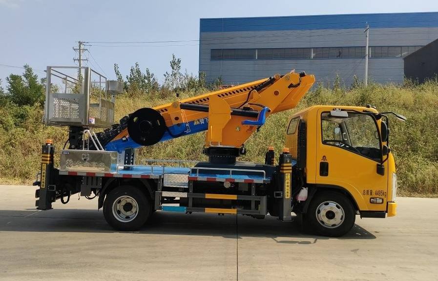 1suzi 4X2 Aerial Work Platform Truck for Indoor Facility Renovation