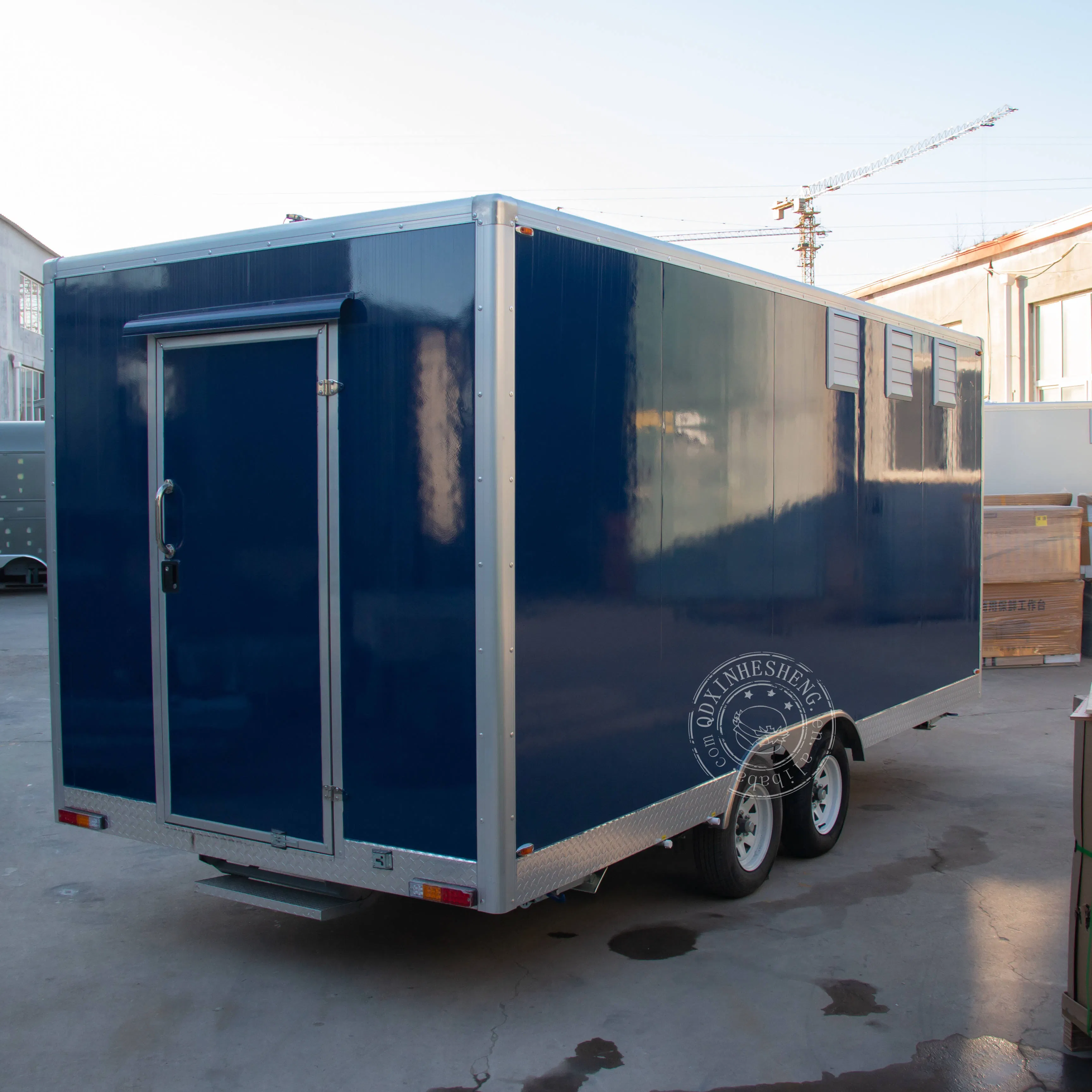 Customizable Fast Food Truck for Hamburgers and Ice Cream