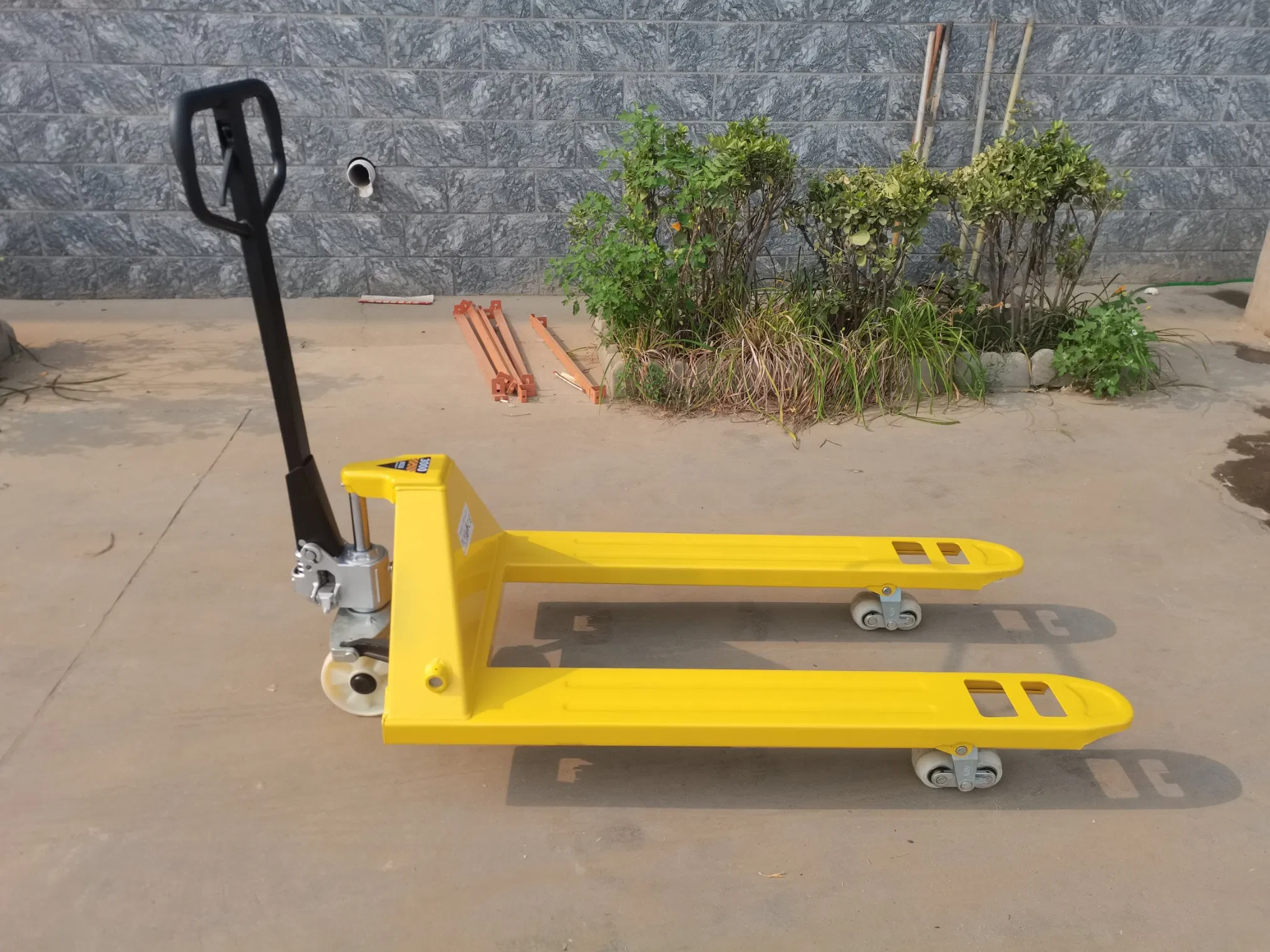 Loading and Unloading Hand Push Forklift Manual Truck