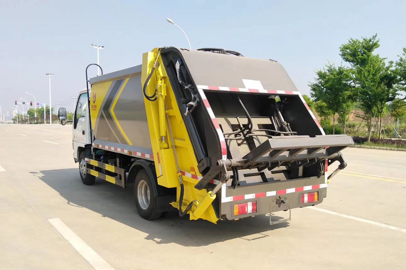 I Suzu Mini Garbage Truck - 6 Cubic Meters - I Suzu 120 Horsepower