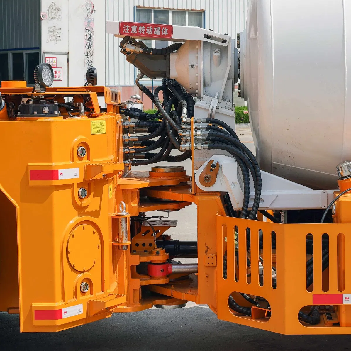 Mining Conveyor Underground Concrete Mixer Truck 5m³ Carbon Steel Customizable