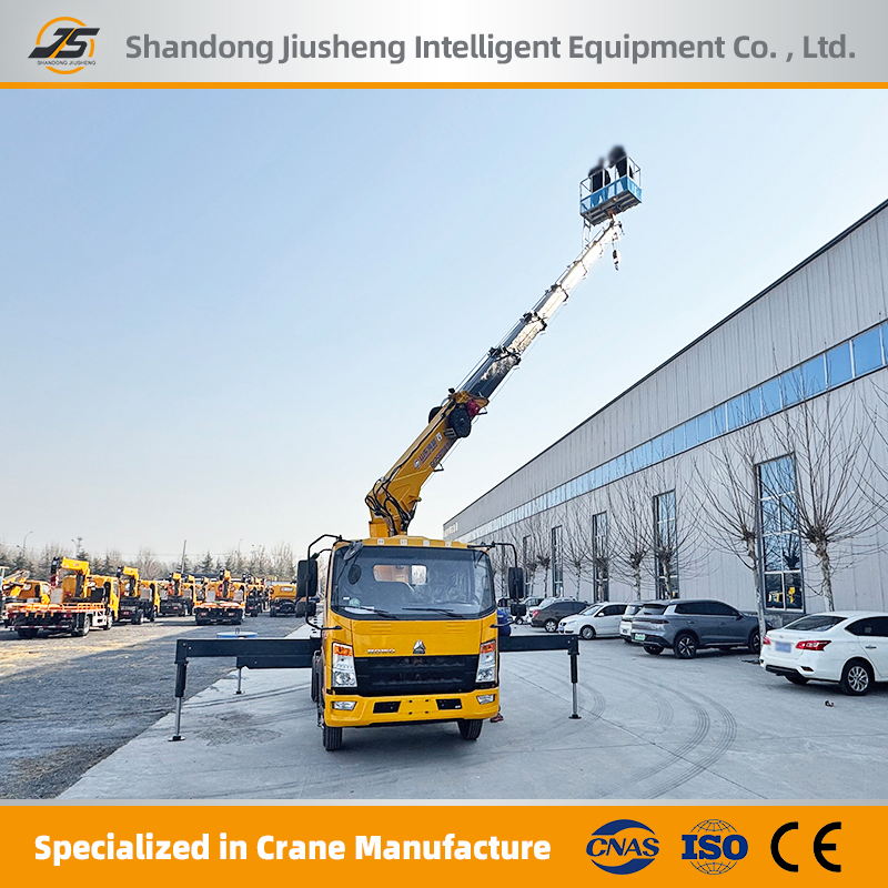 All-Terrain Boom Lift Aerial Work Platform Indoor/Outdoor High-Altitude Operation Truck