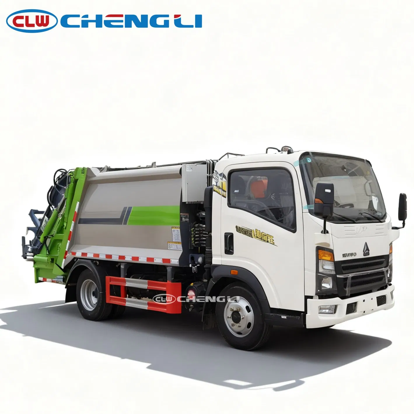 Professional Garbage Compactor 4X2 HOWO 5.8cbm Rear Garbage Truck with Push Plate Unloading