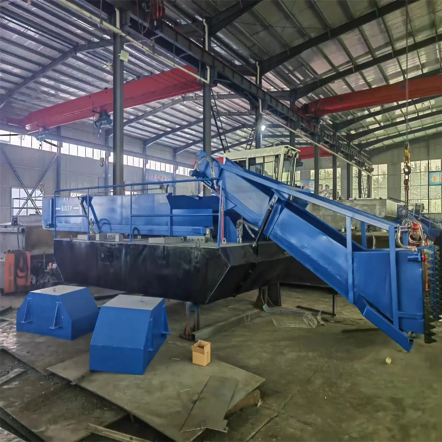 Capacity 1500m3 Water Plants Cutting Water Cleaning Boat Garbage Salvage