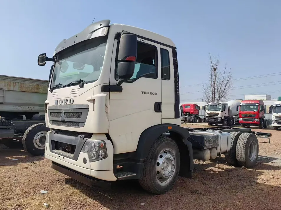 Heavy-Duty Truck View 2