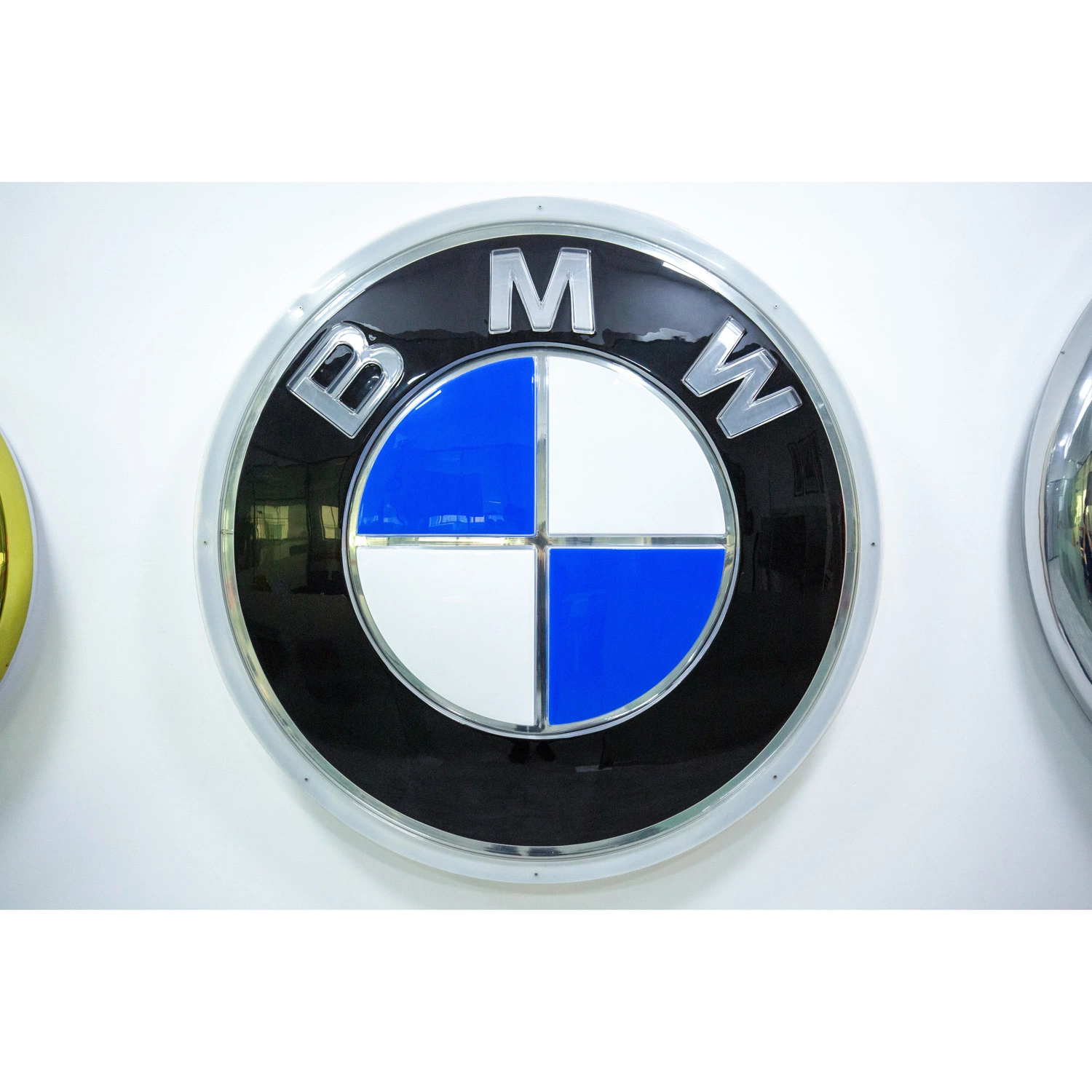 Custom Vintage Antique Large LED Lighted Light up Car Logo Vintage Automotive Shop Car Deealership Neon Metal Outdoor Advertising Ad Business Electric Signs