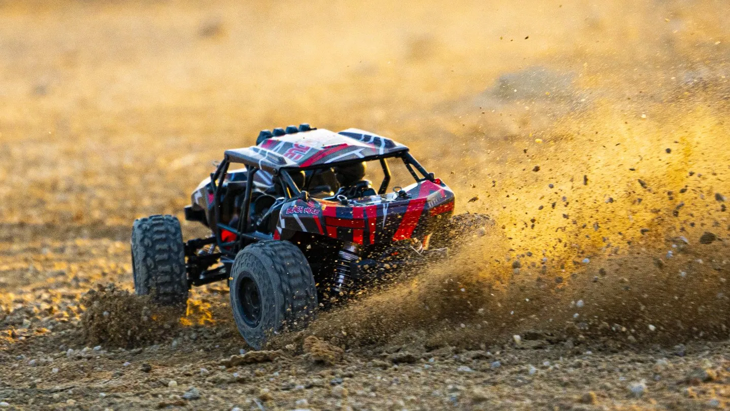 1/18 Scale 2.4G Remote Control Car High-Speed off-Road Truck at 52km Speed