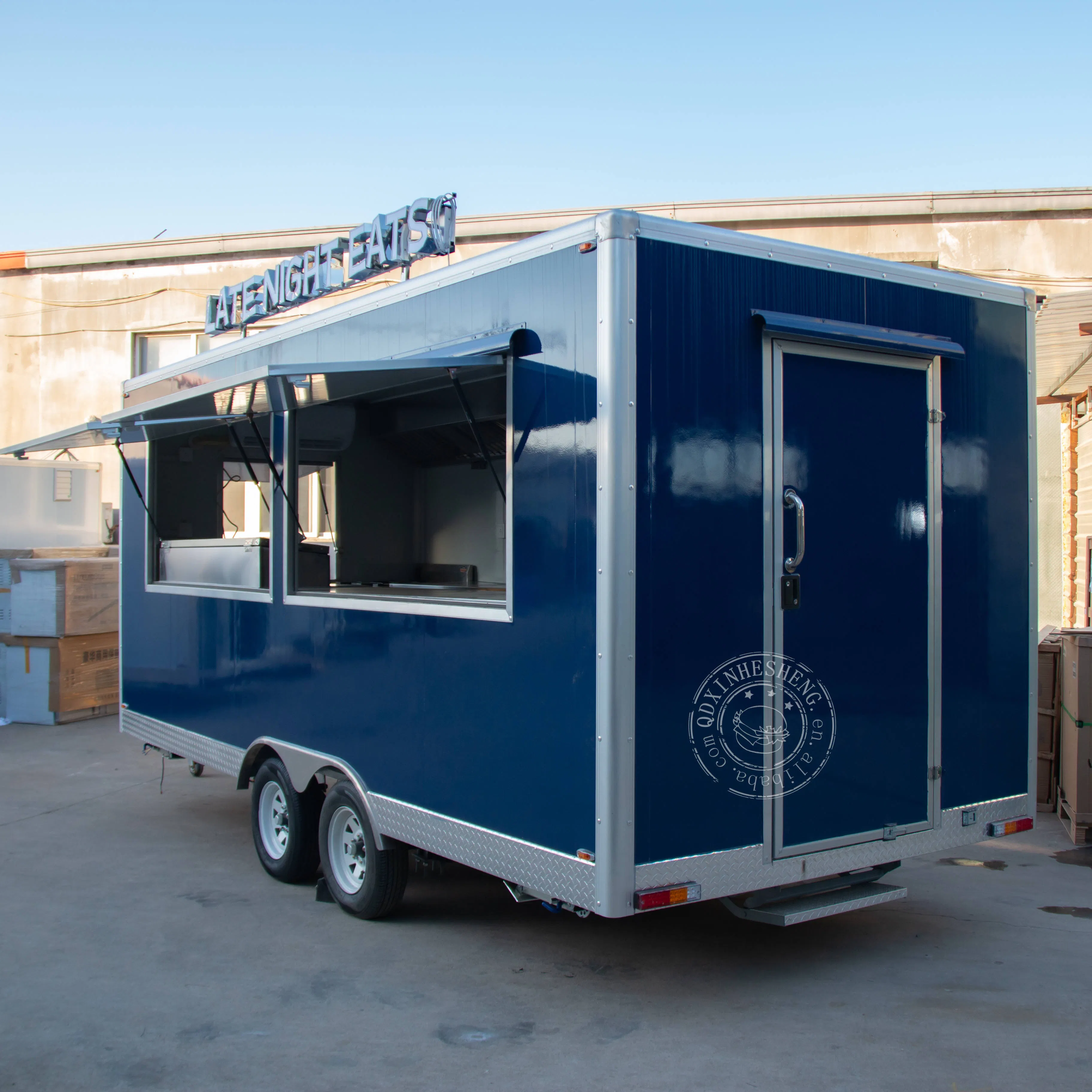 Customizable Fast Food Truck for Hamburgers and Ice Cream